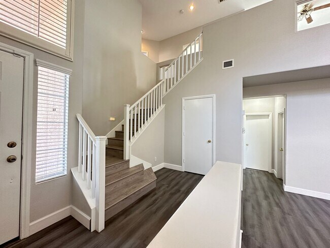 Building Photo - HEATHERWOOD