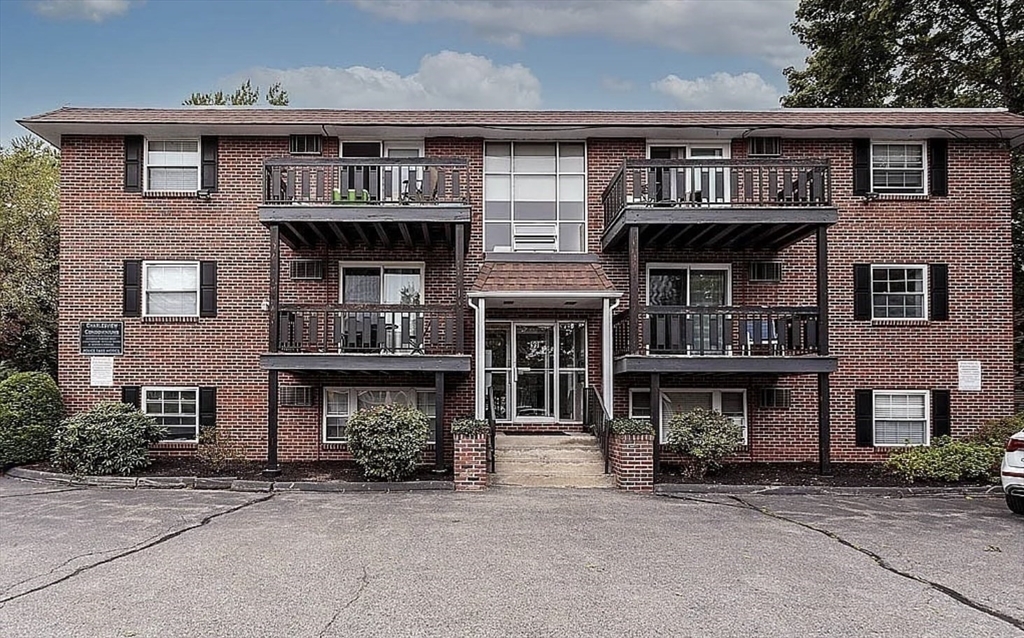 Building Photo - 99 Pleasant St