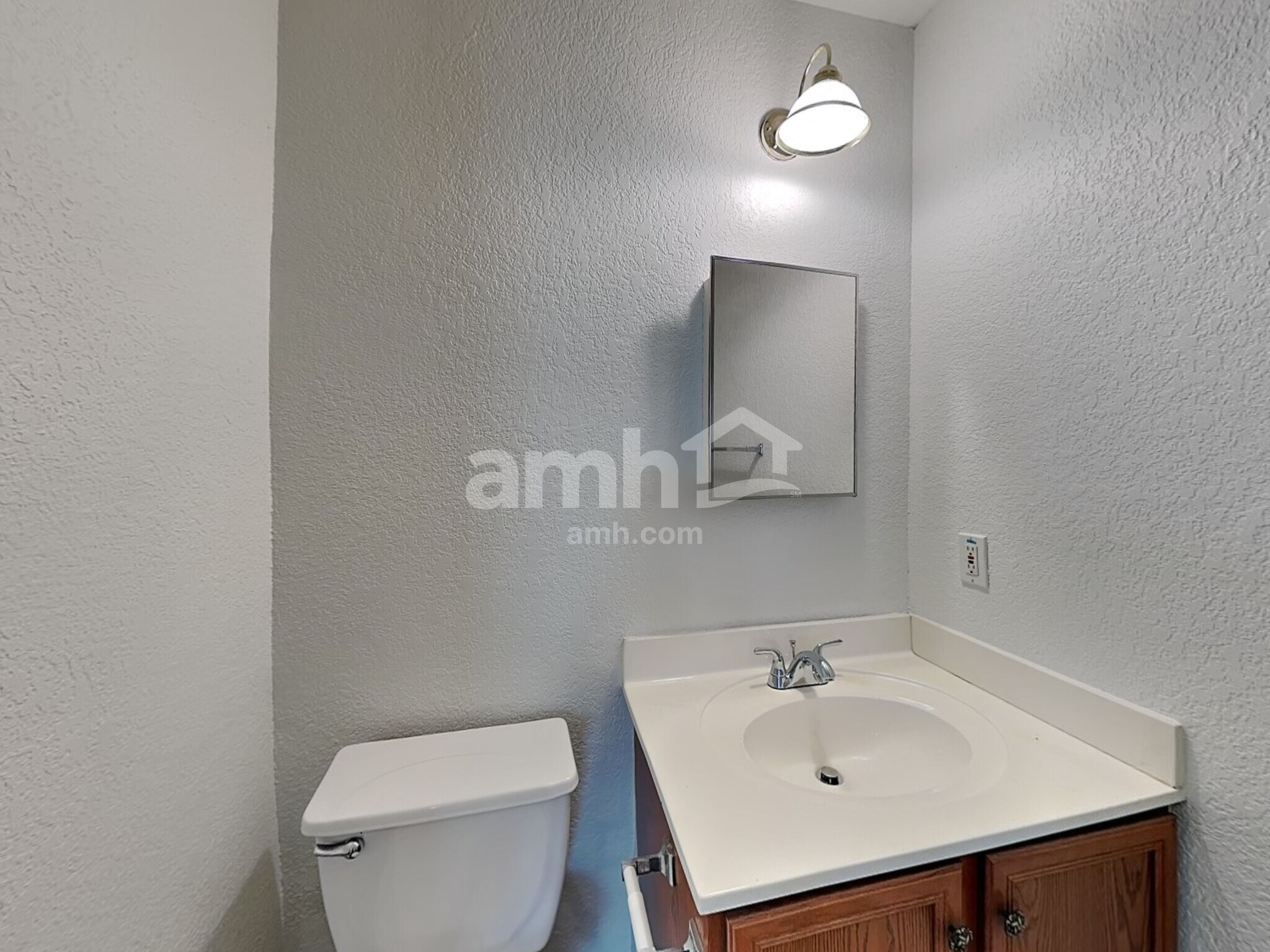 Building Photo - 10423 Manor Crk