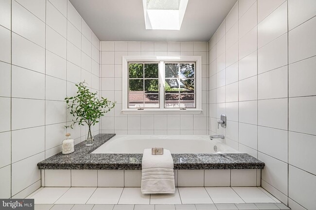 Building Photo - 4817 Chevy Chase Blvd