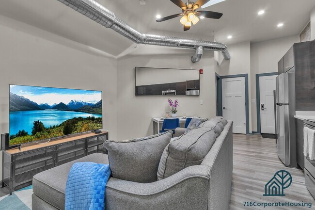 Building Photo - Furnished 2-Bedroom, 2-Bath Apartment near the Medical Campus