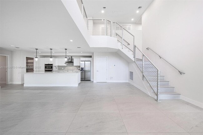 Building Photo - 555 NE 34th St