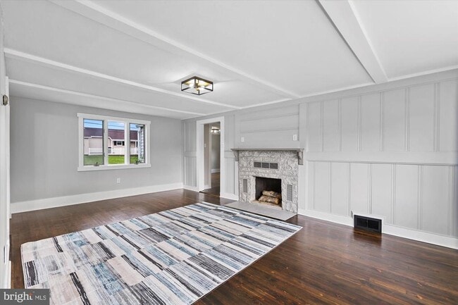 Building Photo - 1152 Stanley Ave