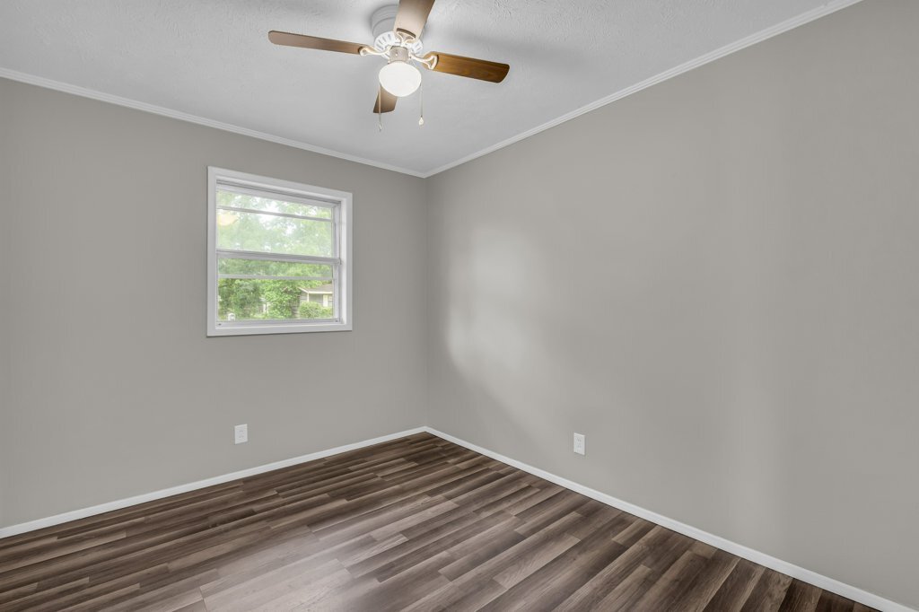 Building Photo - 405 Summerhaven Dr