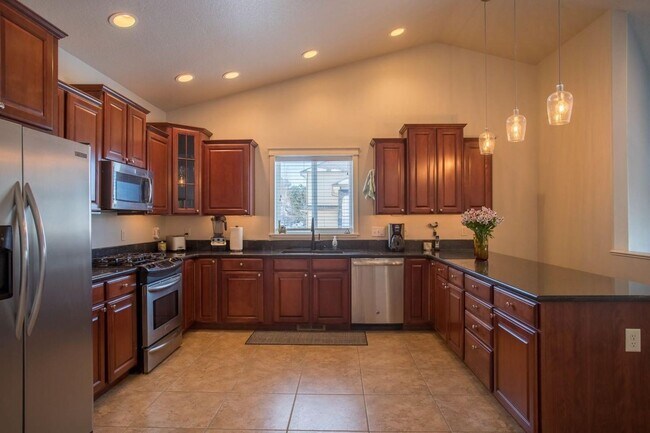 Building Photo - Executive Rental - Stone Mountain - 5 Bed - 3 Bath