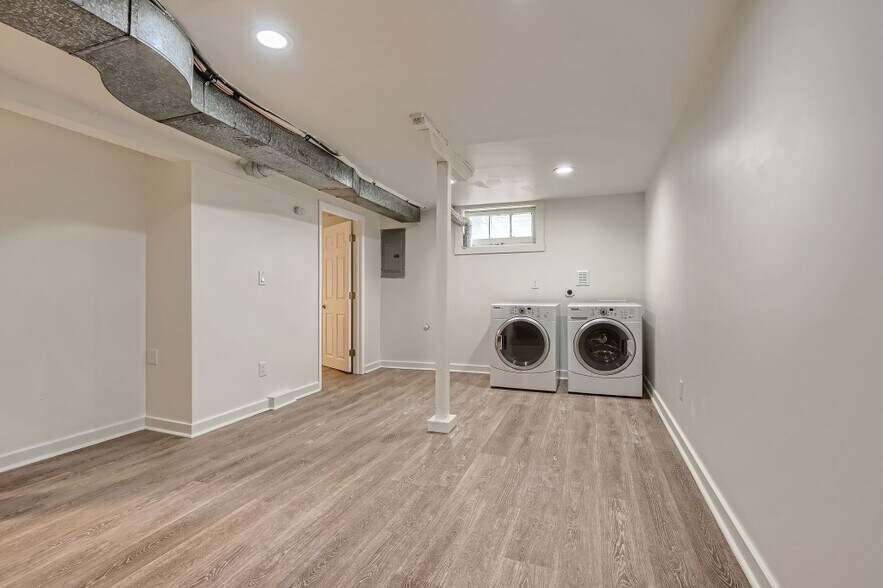 High-efficiency washer and dryer included - 451 NE Sumner St