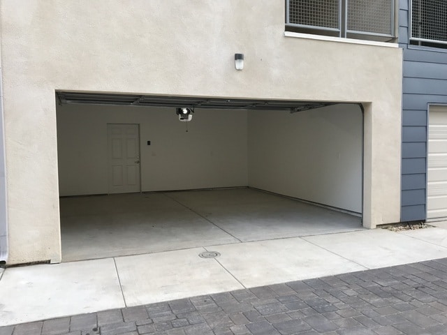 2 car enclosed garage - 640 Florida St