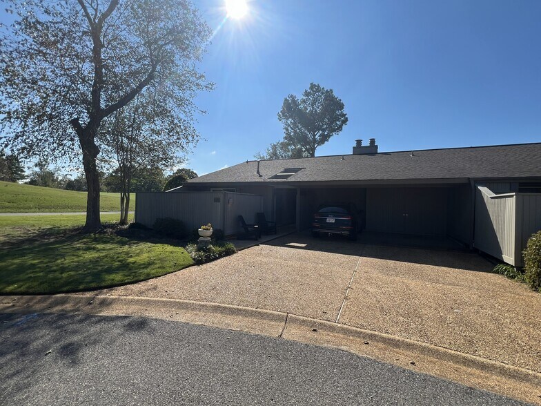 Building Photo - 7725 River Ridge Rd NE