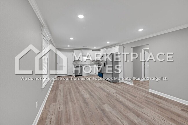Building Photo - 417 W 20th St