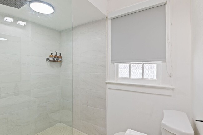Building Photo - Charming 2-Bedroom Single-Family Home with...
