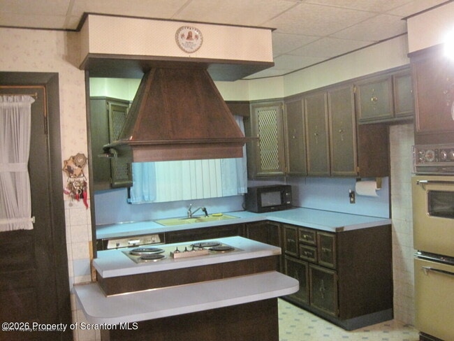 Building Photo - 1425 Church Ave