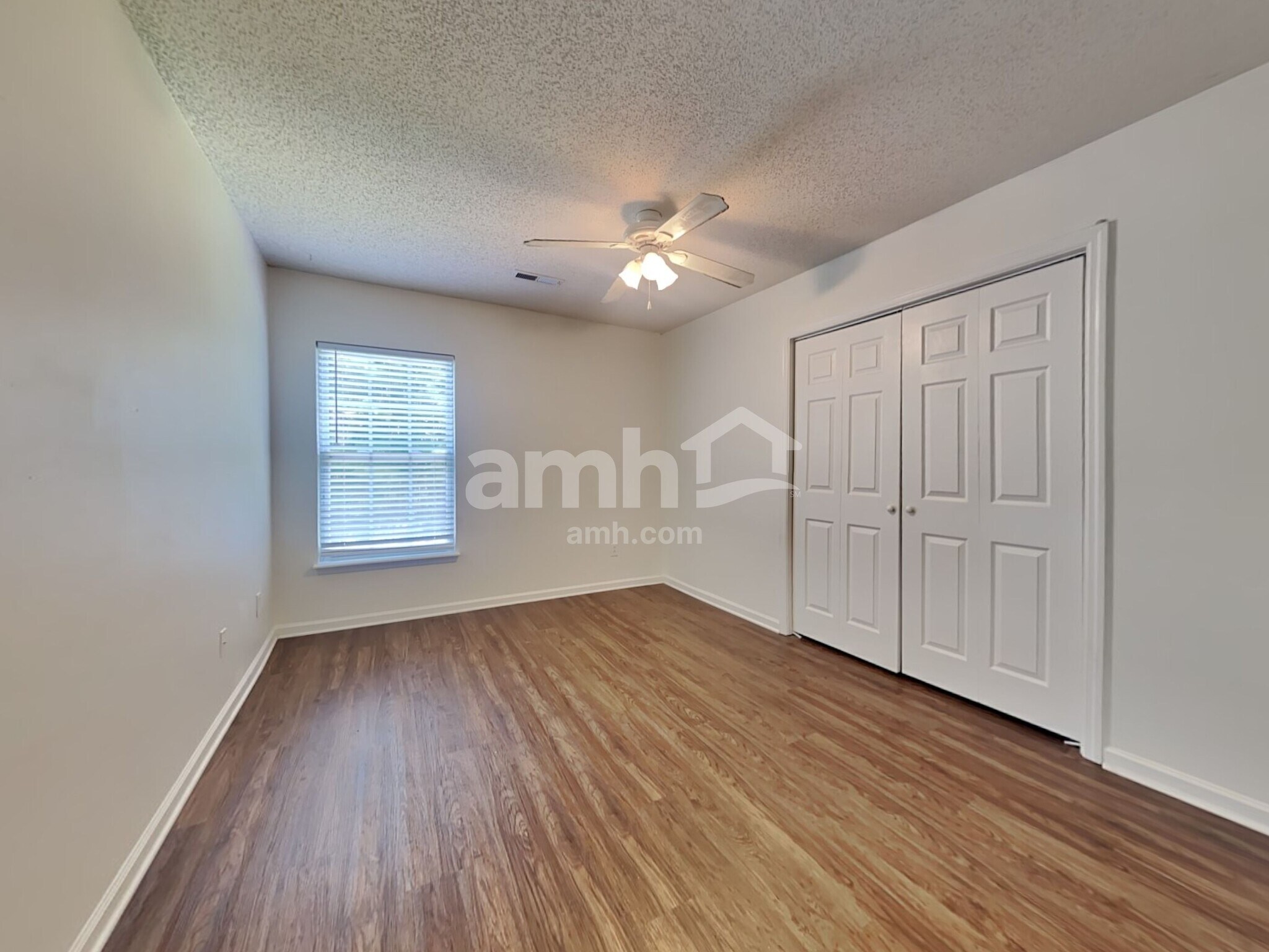 Building Photo - 4987 Harthill Ave