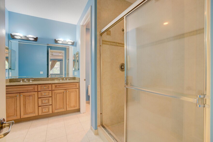 Building Photo - 5113 Artesa Way W