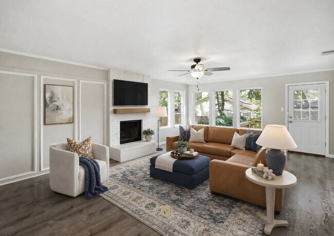 Building Photo - 13811 Stone Hollow