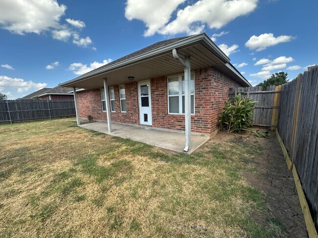 Building Photo - 4516 SE 79th St