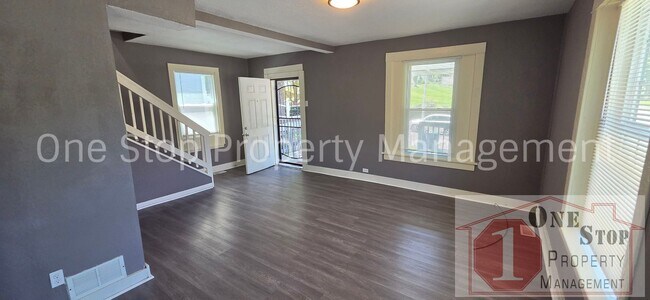 Building Photo - Spacious 2-Bedroom, 2-Bath In Kansas City!!