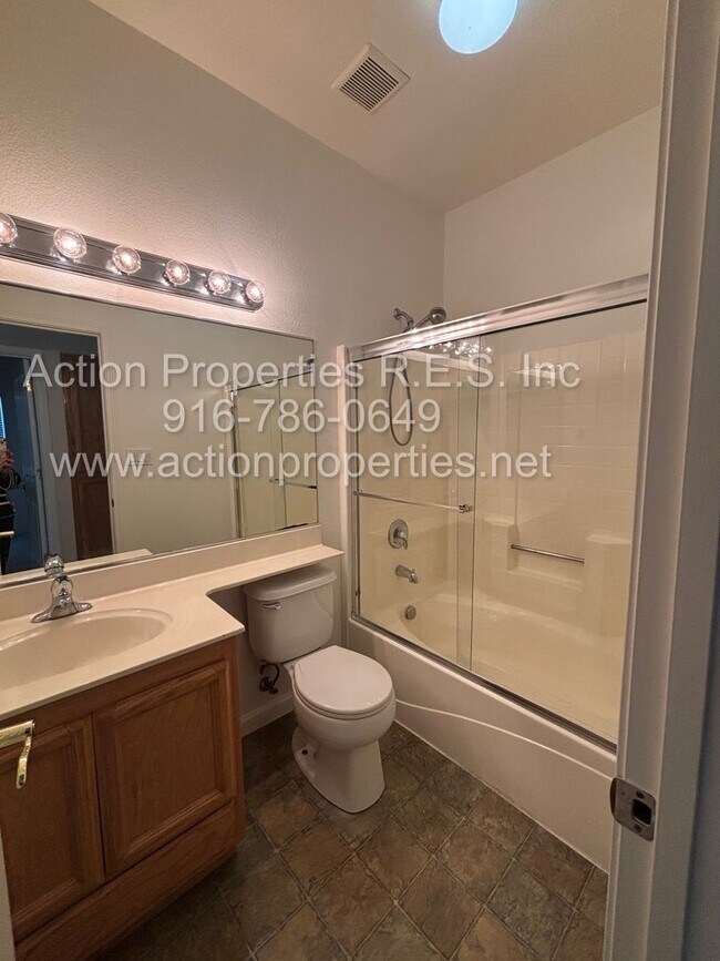 Building Photo - Action Properties Offering Immaculate Highland Reserve 4 Bedroom 2 Bath, 1581 sqft, New Paint and...