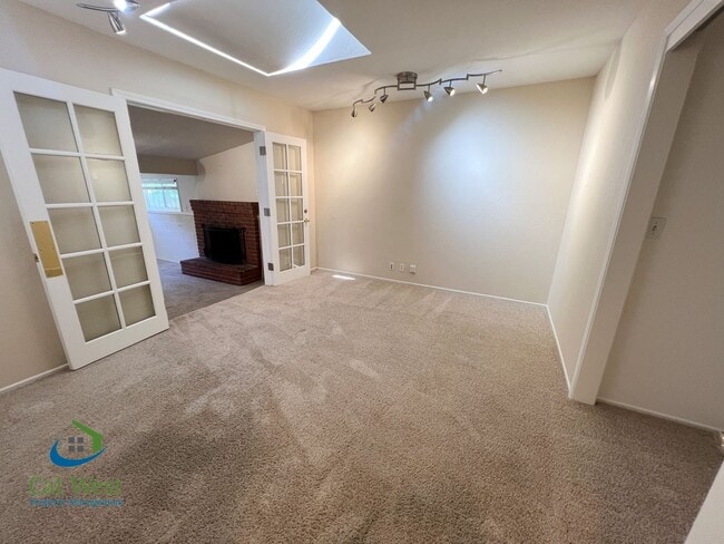 Building Photo - $5,095 - Beautiful 3/2 Bath Home Tucked Away in Prime Santa Clara's Location