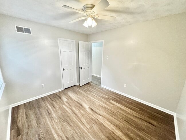 Building Photo - 5334 Craigmont Dr