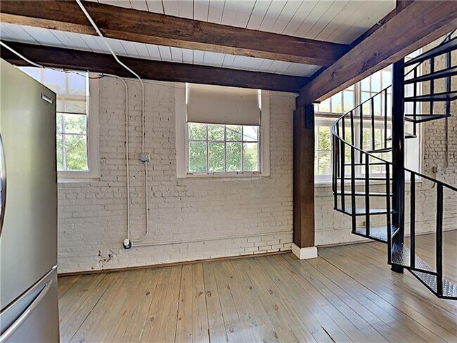 Building Photo - 63 Mangum St SW