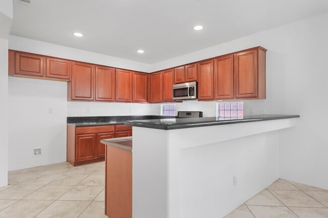 Building Photo - 50342 San Capistrano Dr