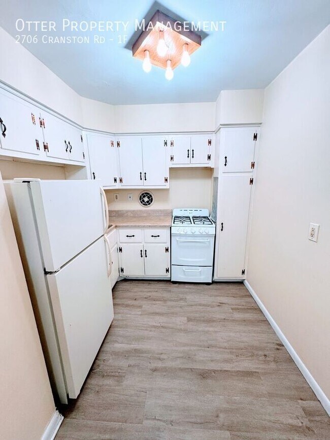 Building Photo - 2706 Cranston Rd