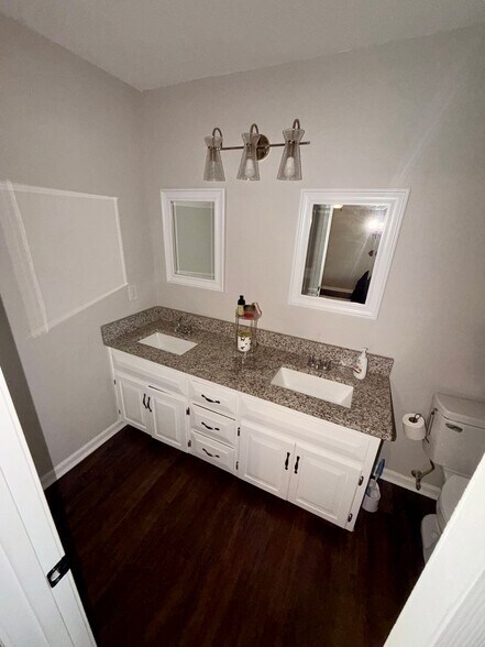 Building Photo - 310 Wimbledon Dr
