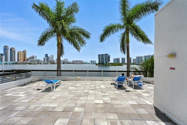 Building Photo - 3600 Mystic Pointe Dr