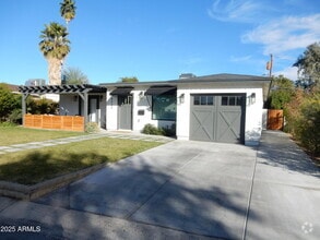 Building Photo - 4235 N 35th Way