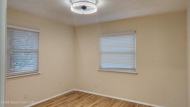Building Photo - 3900 Ocala St