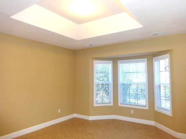 Building Photo - 11 Kings Ct