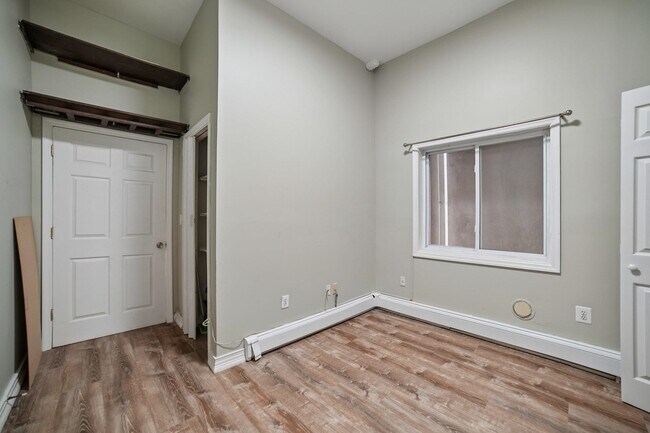 Building Photo - 153 20th St