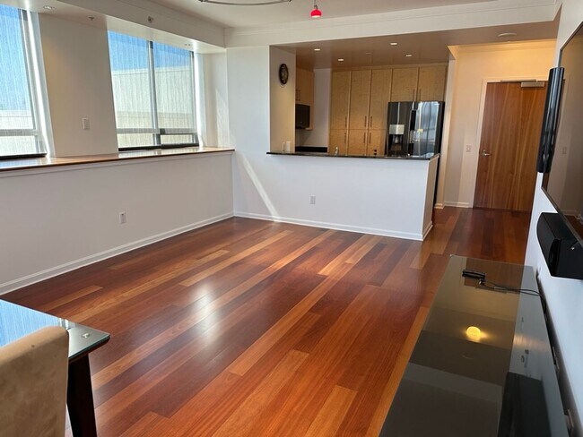 Building Photo - Epic REA: Fabulous 2 BR/2 BA South Beach C...