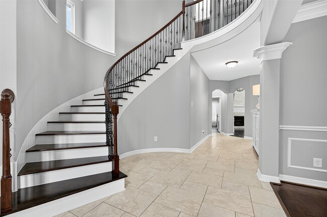Building Photo - 6854 Adrienne Arbor Dr