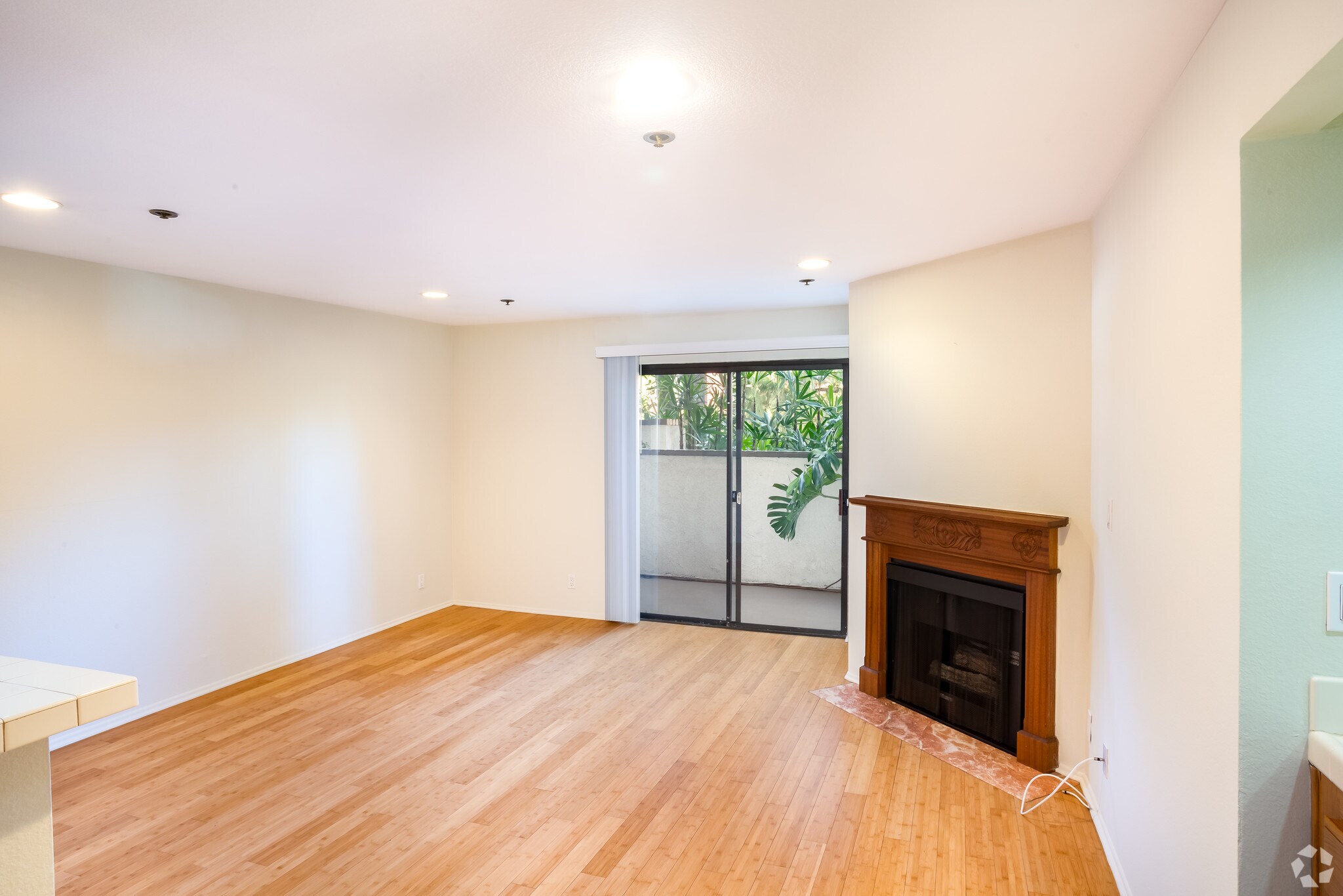 Strathmore Regency Apartments 11050 Strathmore Dr Los Angeles CA