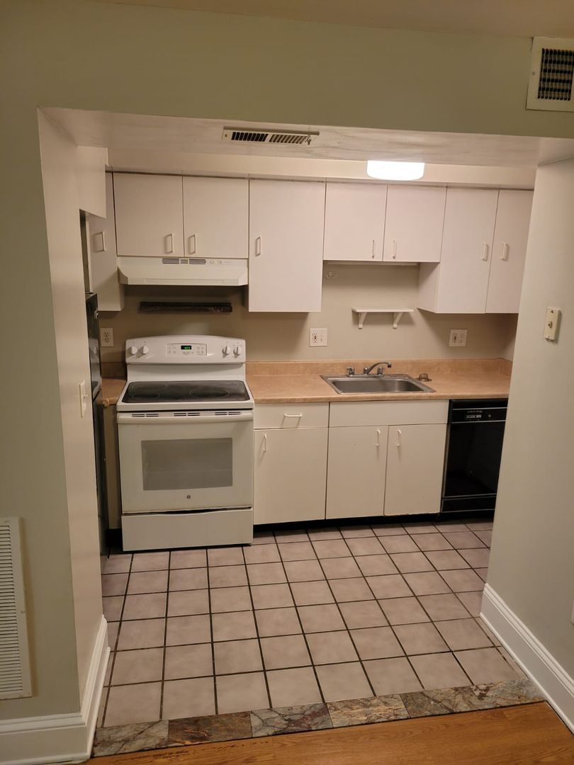 Building Photo - 1755 Church St NW