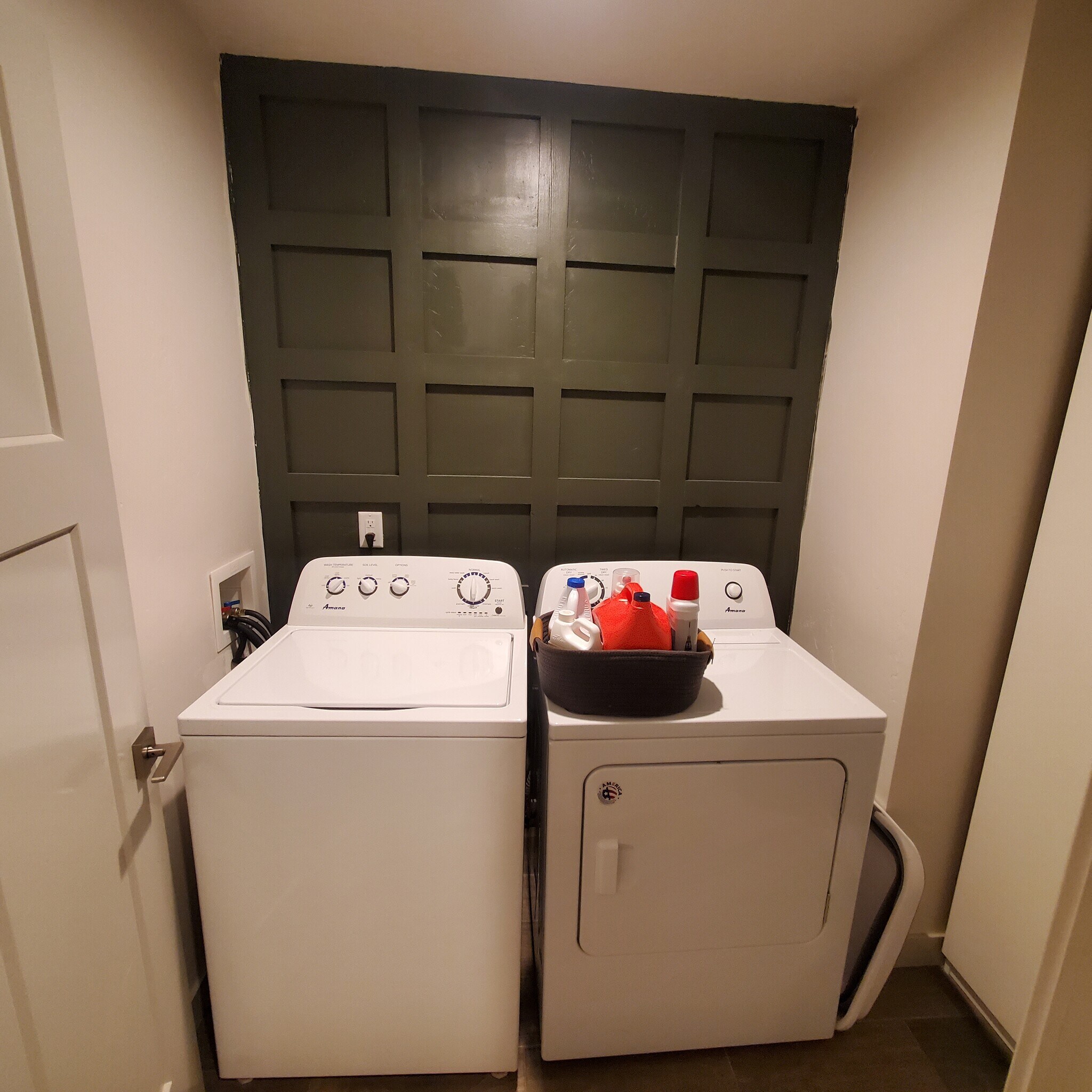 Laundry - 261 E Ellen Ln