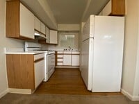 Building Photo - Lovely Hemlock Square 2BR Townhouse with Great Natural Light and Central Air!! Call Today!