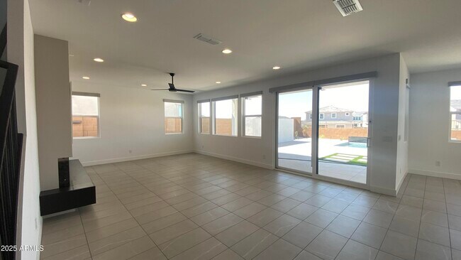 Building Photo - 7429 W Bent Tree Dr