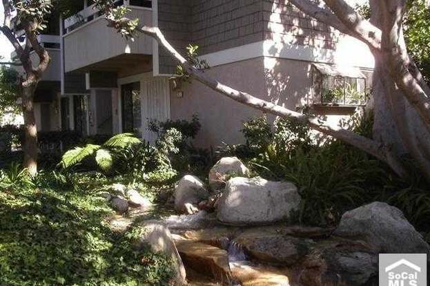 Building Photo - 21 Streamwood-