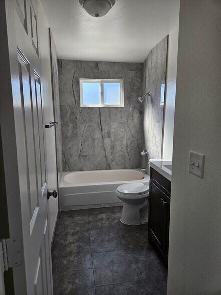 Building Photo - 1107 Carlsbad Pl