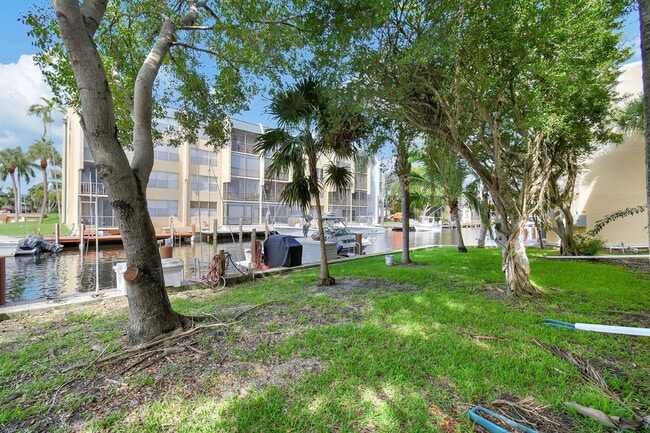 Building Photo - 777 S Federal Hwy