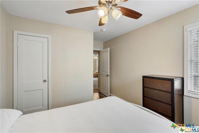 Building Photo - 1902 S 9th St