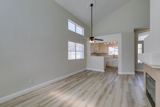 Building Photo - Charming 3-Bedroom Home in Green Valley wi...