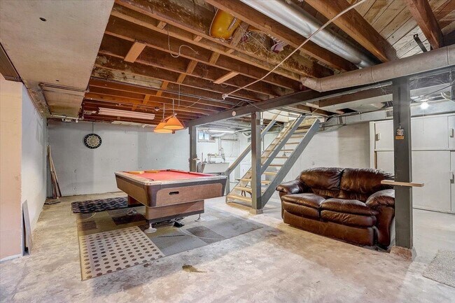 Building Photo - 309 E Lakeview Ave