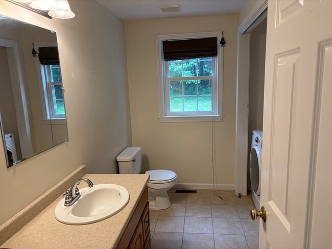 Building Photo - 10 Canali Dr