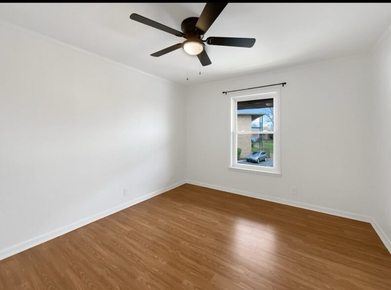 Building Photo - 555 N Dupont Ave