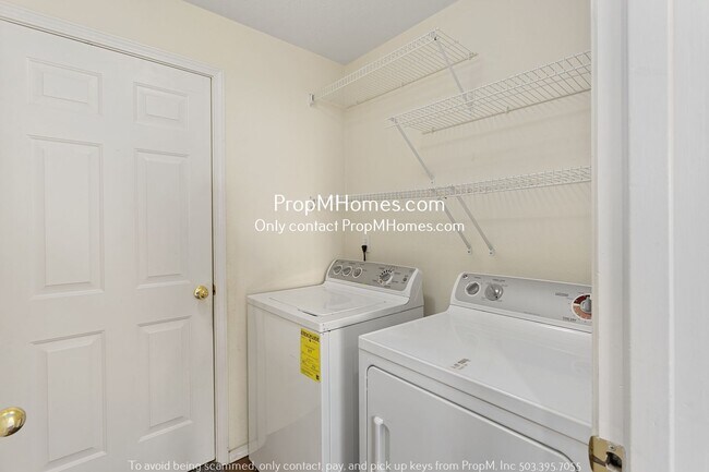 Building Photo - Beautiful Four Bedroom Home In NW Bethany!