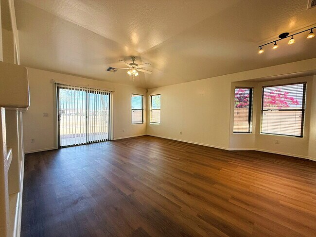 Building Photo - Beautiful Goodyear Home in Centerra – Spacious, Stylish & Move-In Ready!