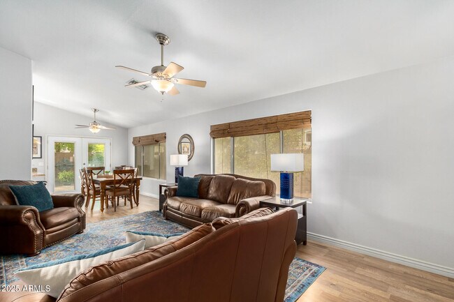 Building Photo - 3905 E Rockwood Dr